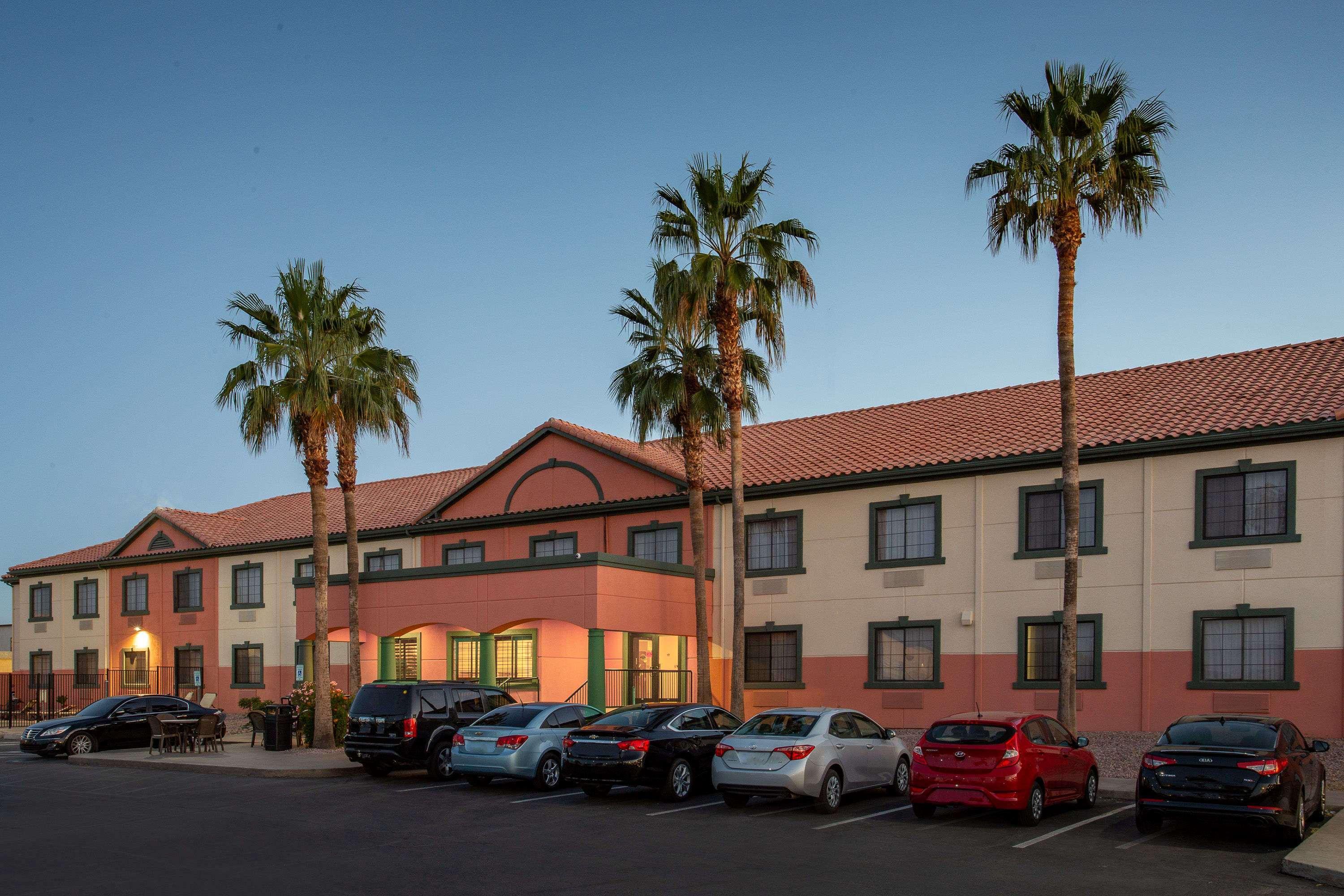 Baymont By Wyndham Phoenix I-10 Near 51St Ave Exteriör bild