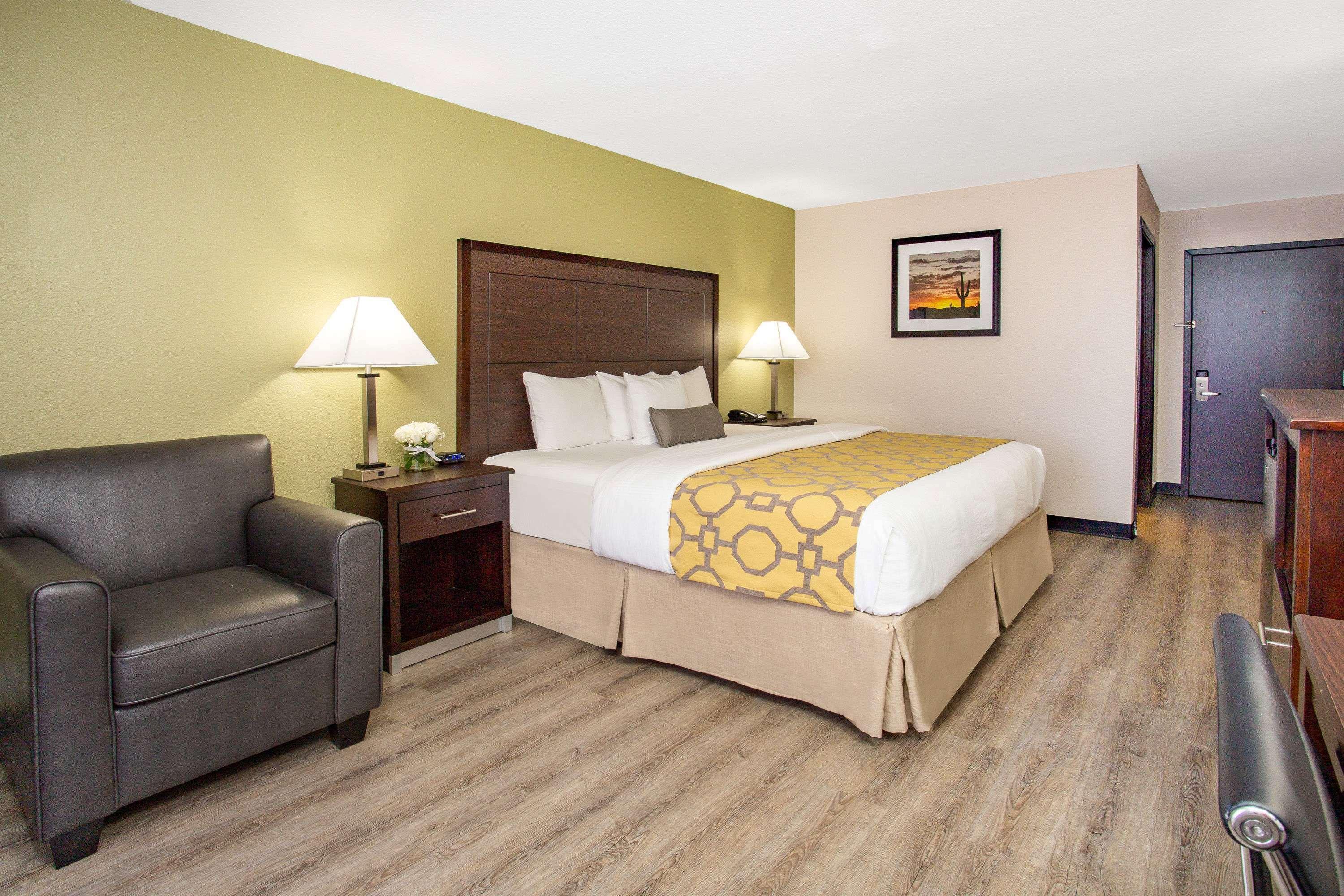 Baymont By Wyndham Phoenix I-10 Near 51St Ave Exteriör bild