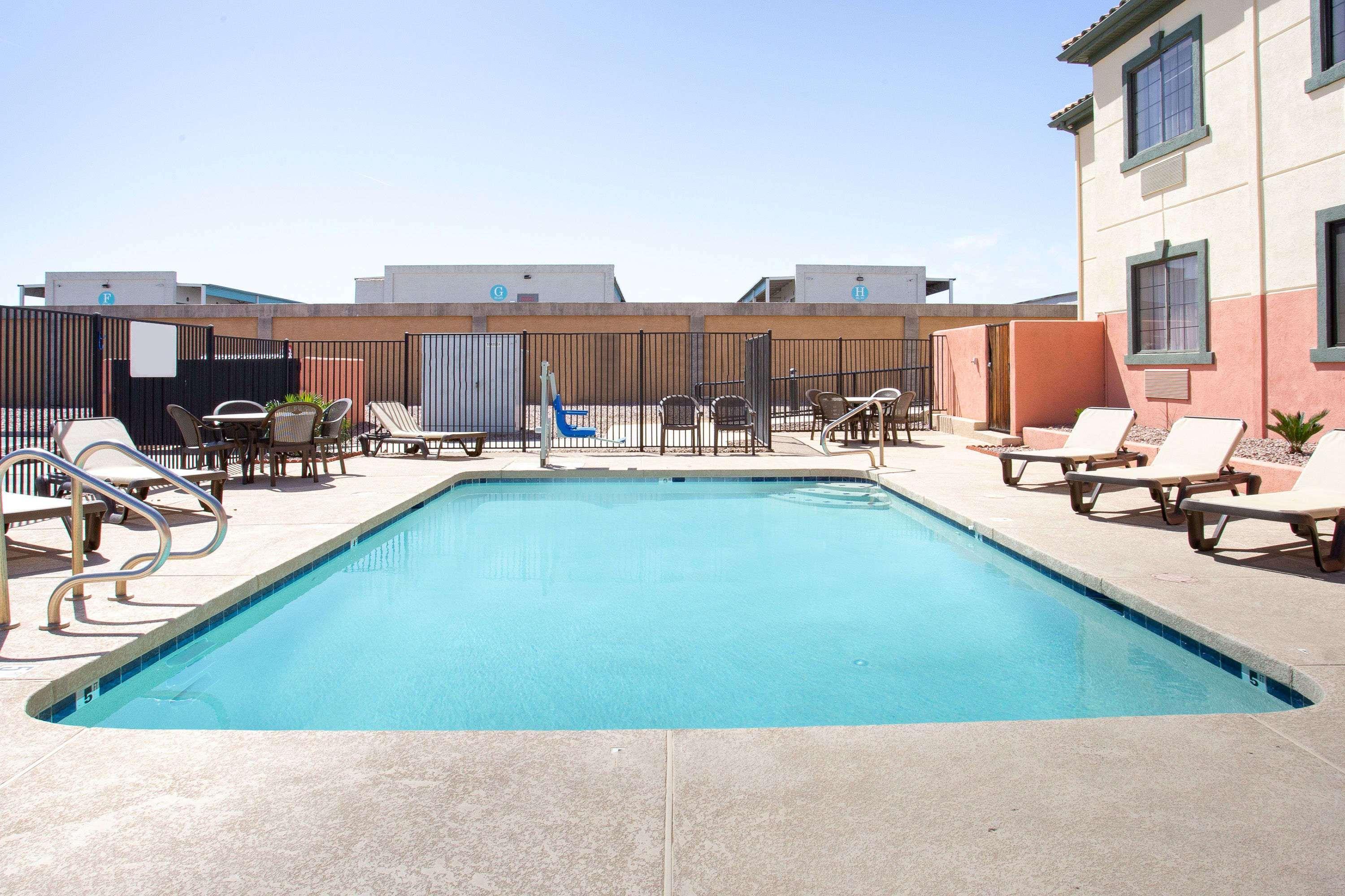 Baymont By Wyndham Phoenix I-10 Near 51St Ave Exteriör bild